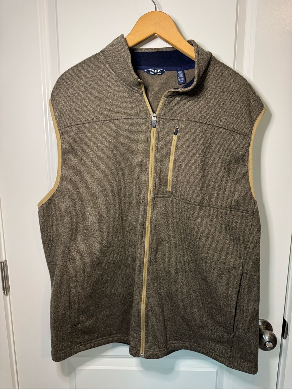 Izod Men's Brown Zip-Front Fleece Vest with Tan Trim